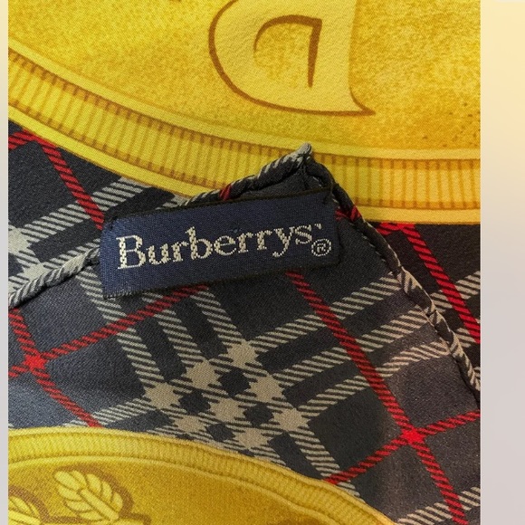 Burberry scarf - Picture 5 of 8